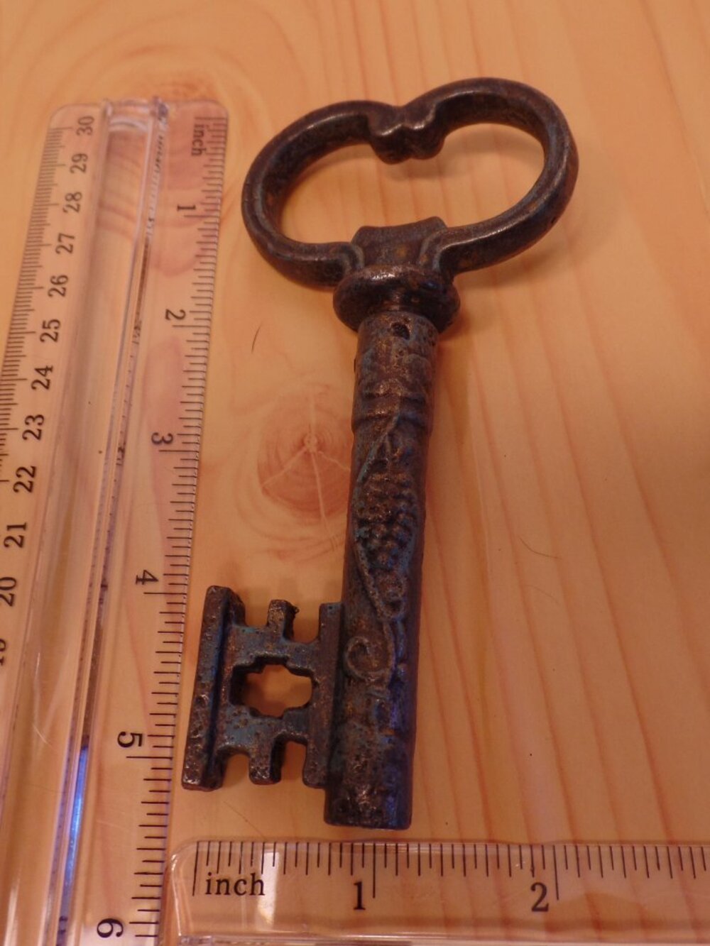 Vintage Skeleton Key Bar Tool Celler Opener Corkscrew -GRAPES